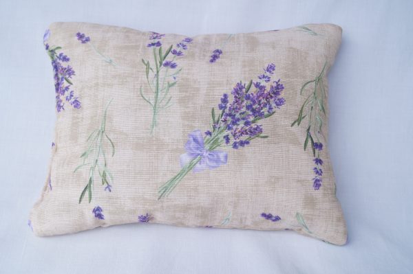 80-2_48-2-vankus-levandula-s-maslou.jpg Lavendelkissen mit Schleife – romantisches Duftkissen mit Lavendel