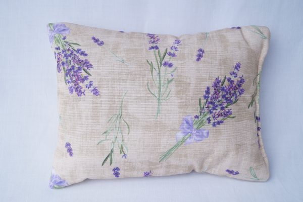 80_vankus-levandula-s-masliou.jpg Lavendelkissen mit Schleife – romantisches Duftkissen mit Lavendel