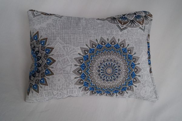 92-1_90-1-vankus-modry-kvet.jpg Lavendelkissen Blaue Blumen – beruhigendes Duftkissen mit wunderschönem Blumenmotiv